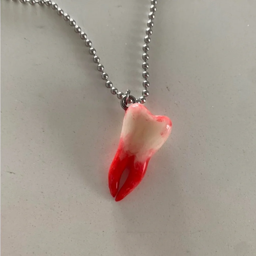 Tooth Necklace - Picture 7 of 8